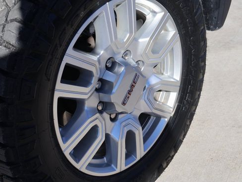 Used 2024 GMC Sierra 2500 SLT w/ SLT Premium Package image 39