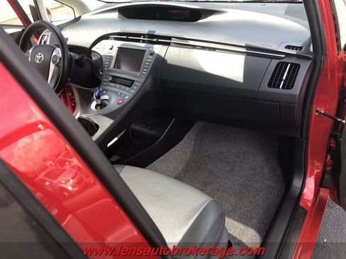Used 2013 Toyota Prius Four w/ Deluxe Solar Roof Pkg FWD image 22
