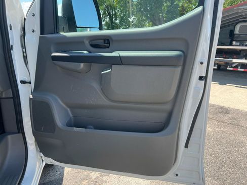 Used 2019 Nissan NV 2500 SV RWD image 17
