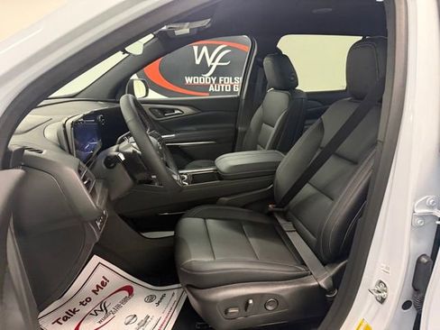 New 2026 Chevrolet Traverse LT image 9