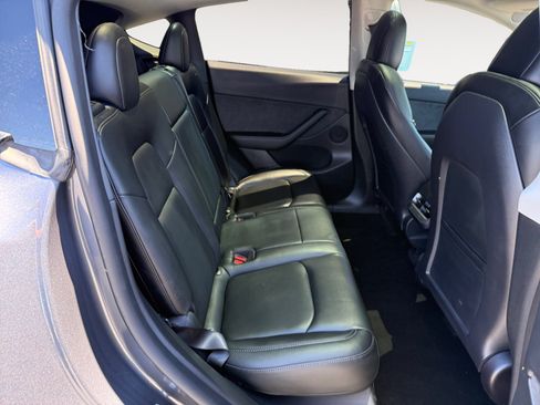 Used 2022 Tesla Model Y Performance AWD/4WD image 18