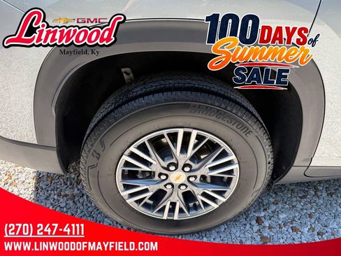 Used 2026 Chevrolet Traverse LT FWD image 11