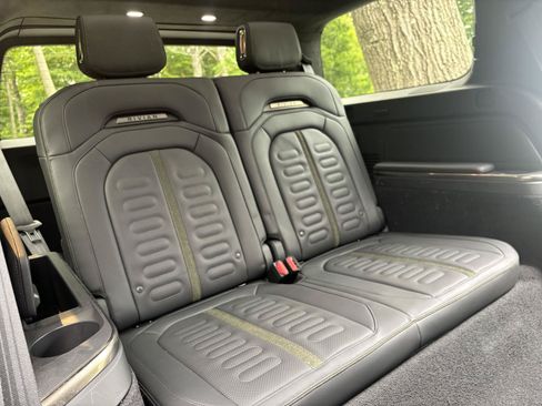 Used 2022 Rivian R1S Launch Edition AWD/4WD image 25