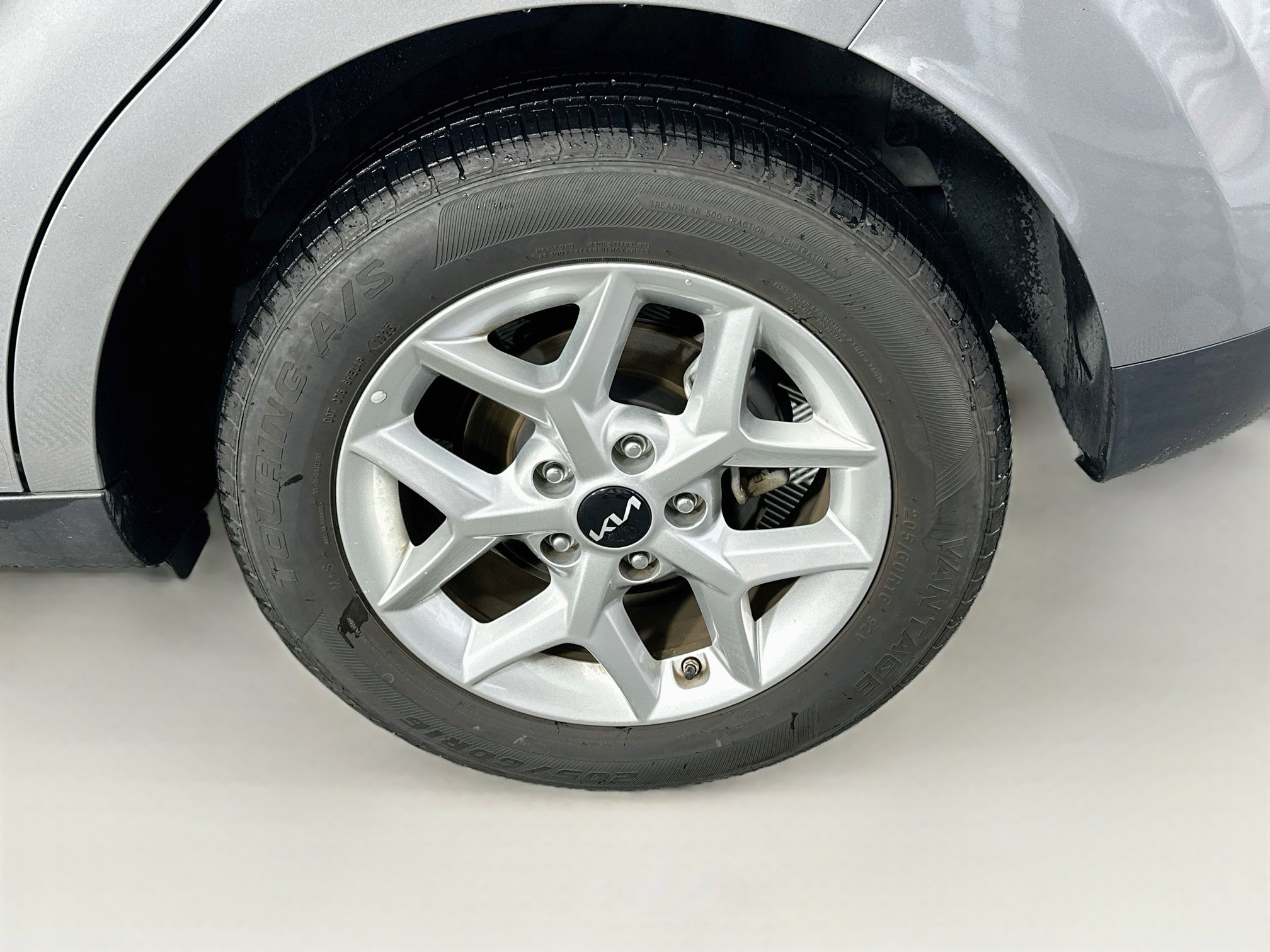 Used 2025 Kia Soul LX w/ LX Technology Package FWD image 11