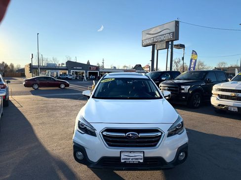 Used 2018 Subaru Outback 3.6R Touring AWD/4WD image 5