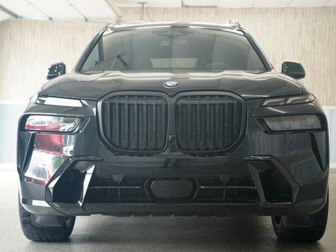 Used 2026 BMW X7 xDrive40i w/ Executive Package AWD/4WD image 3