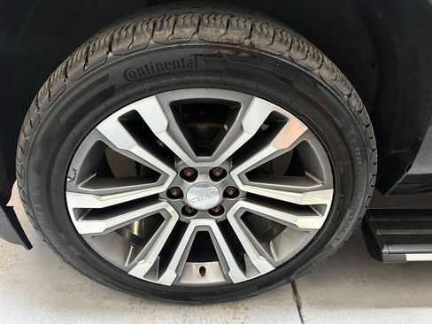 Used 2019 GMC Yukon Denali w/ Denali Ultimate Package AWD/4WD image 28