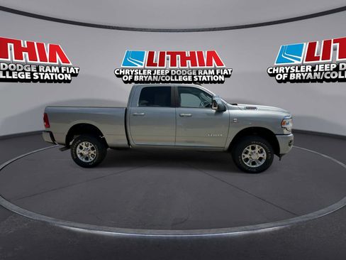 Used 2024 RAM 2500 Laramie AWD/4WD image 9