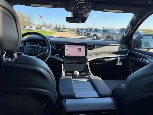 New 2026 Jeep Grand Wagoneer Limited AWD/4WD image 35