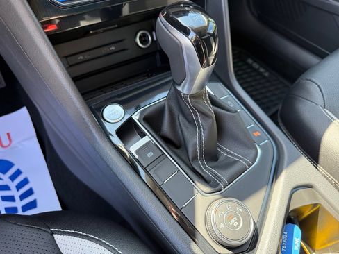 Certified 2025 Volkswagen Taos SEL w/ Black Wheel Plus Package image 19