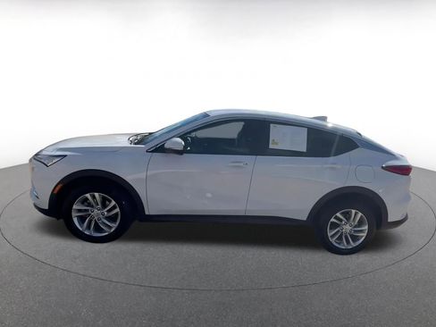 Used 2025 Buick Envista Preferred image 9