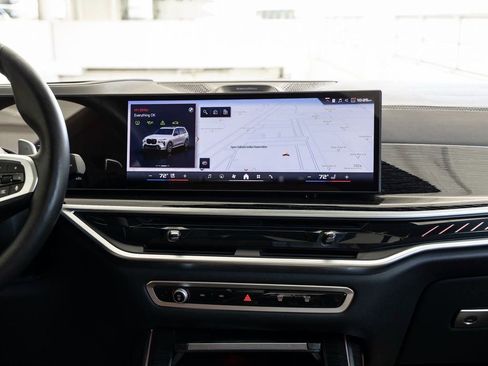 Used 2025 BMW X7 M60i image 14