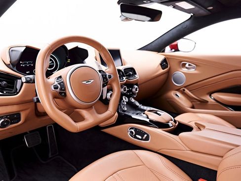 Used 2020 Aston Martin V8 Vantage Coupe RWD image 2
