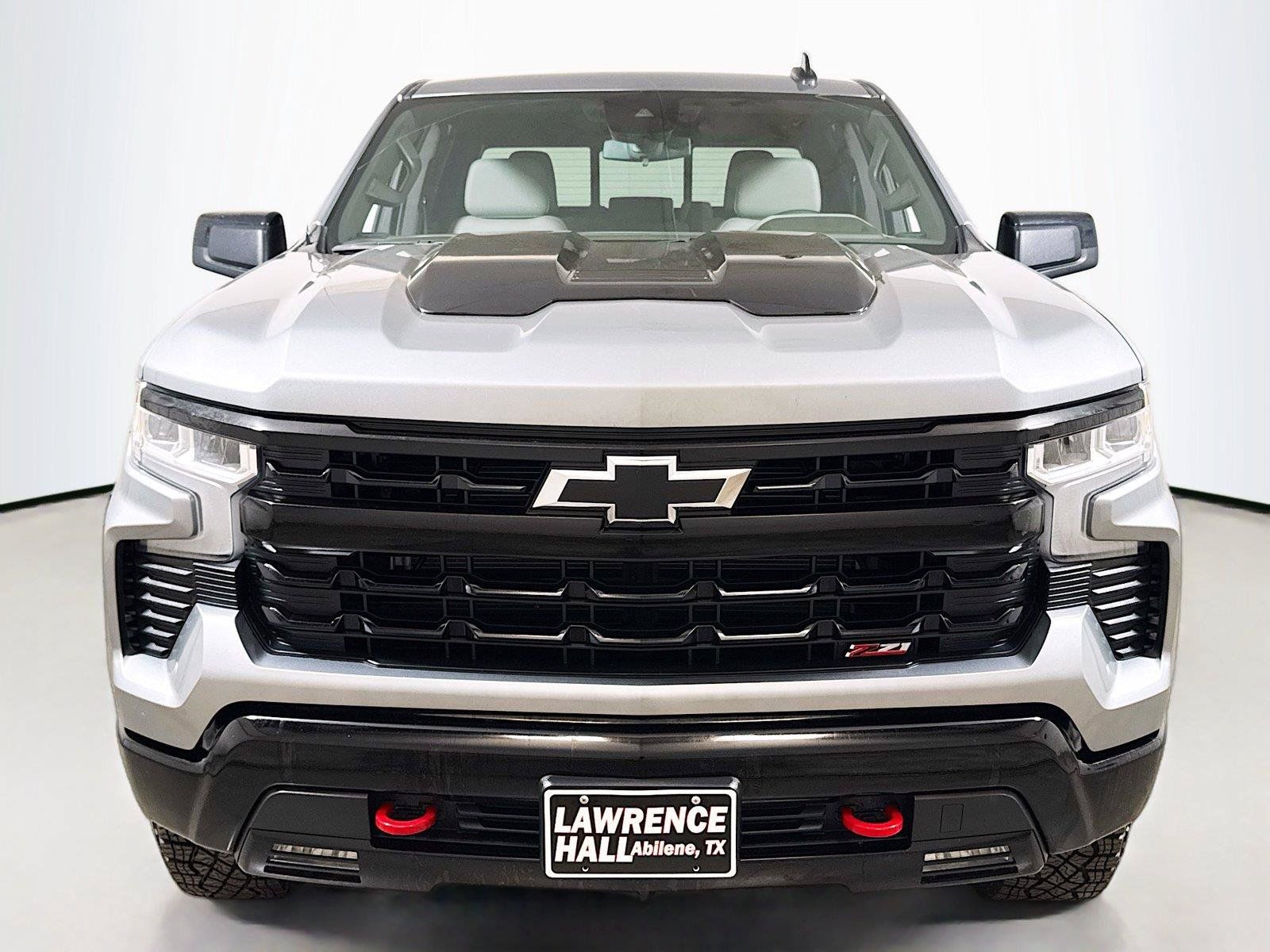 Used 2024 Chevrolet Silverado 1500 LT Trail Boss w/ Convenience Package II AWD/4WD image 2