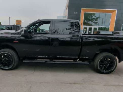 New 2026 RAM 2500 Big Horn AWD/4WD image 5
