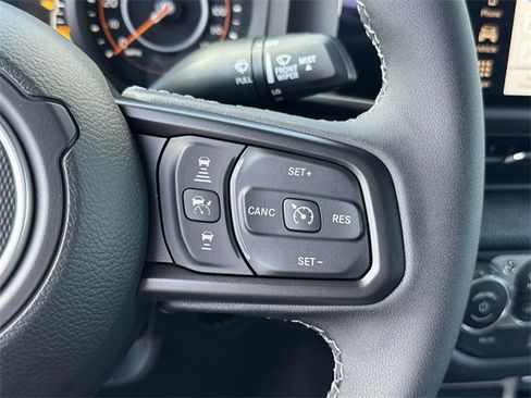 New 2025 Jeep Gladiator Willys image 9