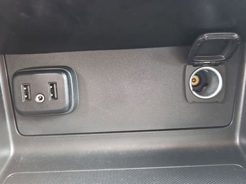 Used 2022 Chevrolet Colorado Z71 w/ Z71 Midnight Edition image 30