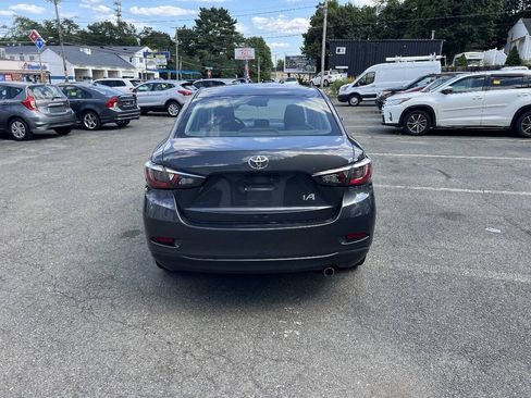 Used 2018 Toyota Yaris iA FWD image 11