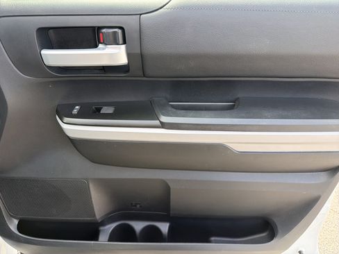 Used 2019 Toyota Tundra SR5 AWD/4WD image 23