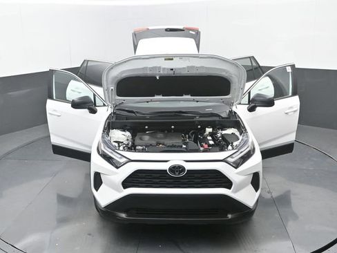 Used 2025 Toyota RAV4 LE image 32