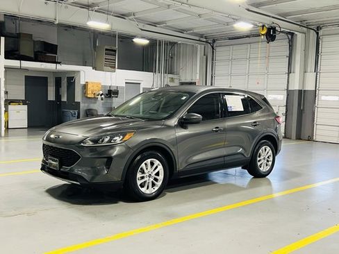 Used 2020 Ford Escape SE image 14
