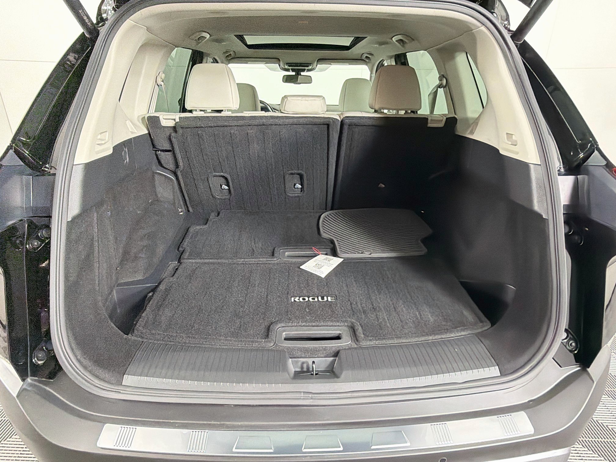 Used 2023 Nissan Rogue SL w/ SL Premium Package FWD image 31