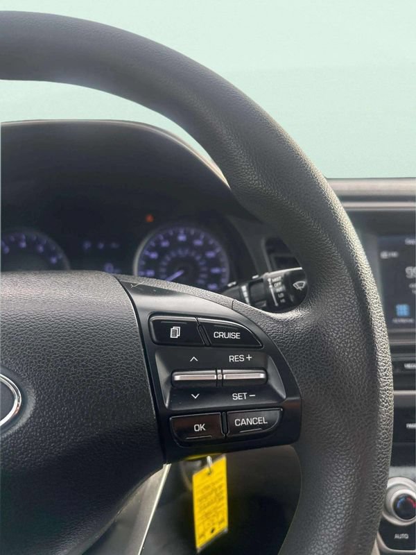 Used 2020 Hyundai Elantra SEL FWD image 25