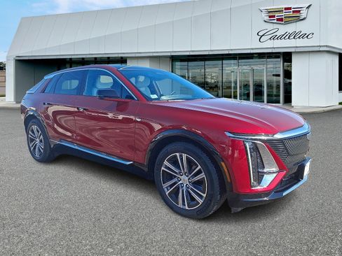 Used 2024 Cadillac Lyriq Luxury image 7
