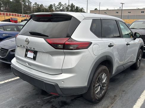 Used 2024 Nissan Rogue S image 6