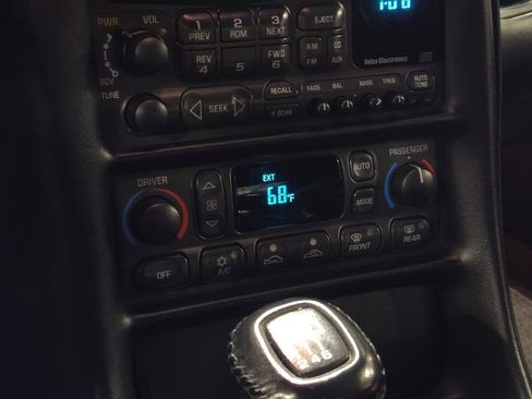 Used 2002 Chevrolet Corvette Convertible w/ Preferred Equipment Group2 image 24