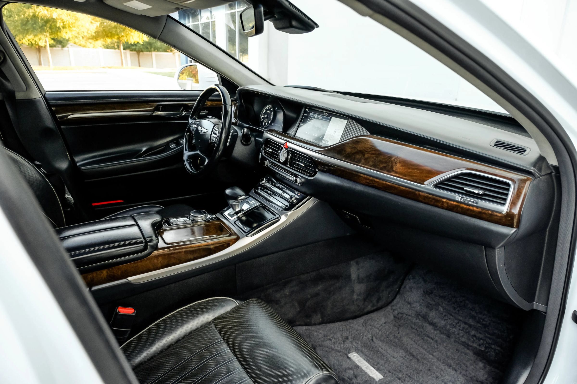 Used 2019 Genesis G90 5.0 Ultimate RWD image 21