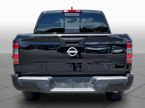 Certified 2025 Nissan Frontier SV RWD image 5
