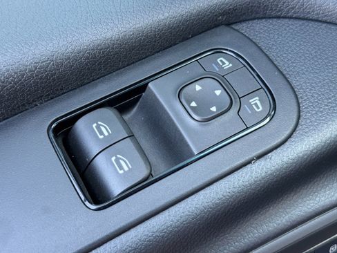 Used 2023 Mercedes-Benz Sprinter 3500 image 17