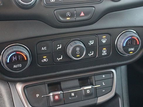 Used 2023 GMC Terrain AT4 w/ Tech Package image 30