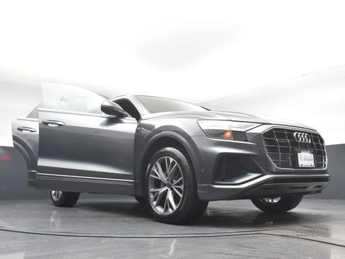 Used 2021 Audi Q8 Premium Plus w/ Premium Plus Package image 34