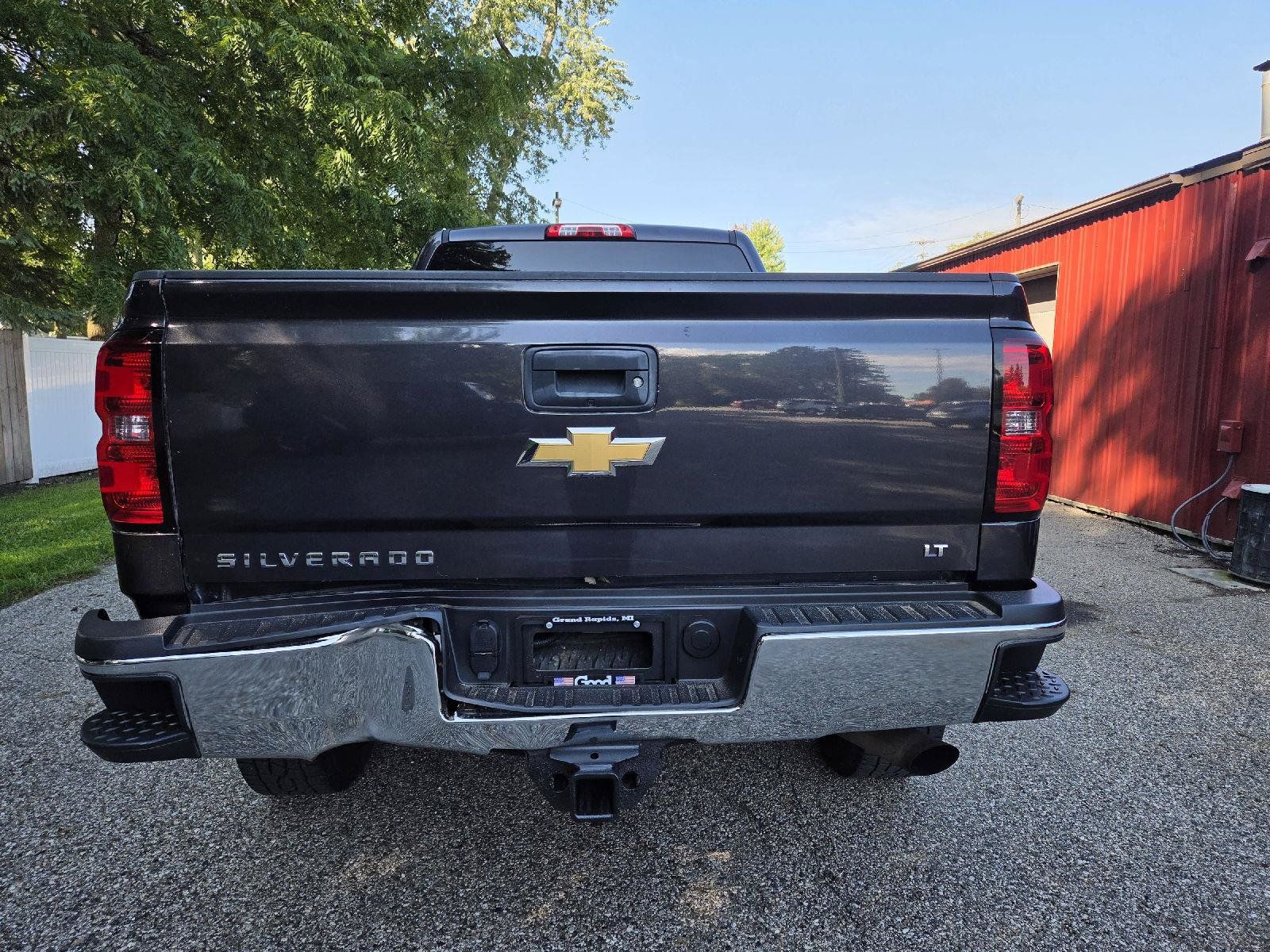 Used 2015 Chevrolet Silverado 2500 LT w/ LT Convenience Package AWD/4WD image 5
