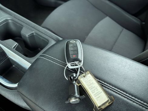 Used 2025 Nissan Sentra SV FWD image 17