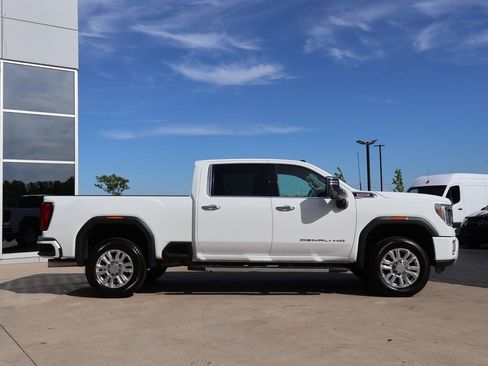 Used 2022 GMC Sierra 3500 Denali AWD/4WD image 4