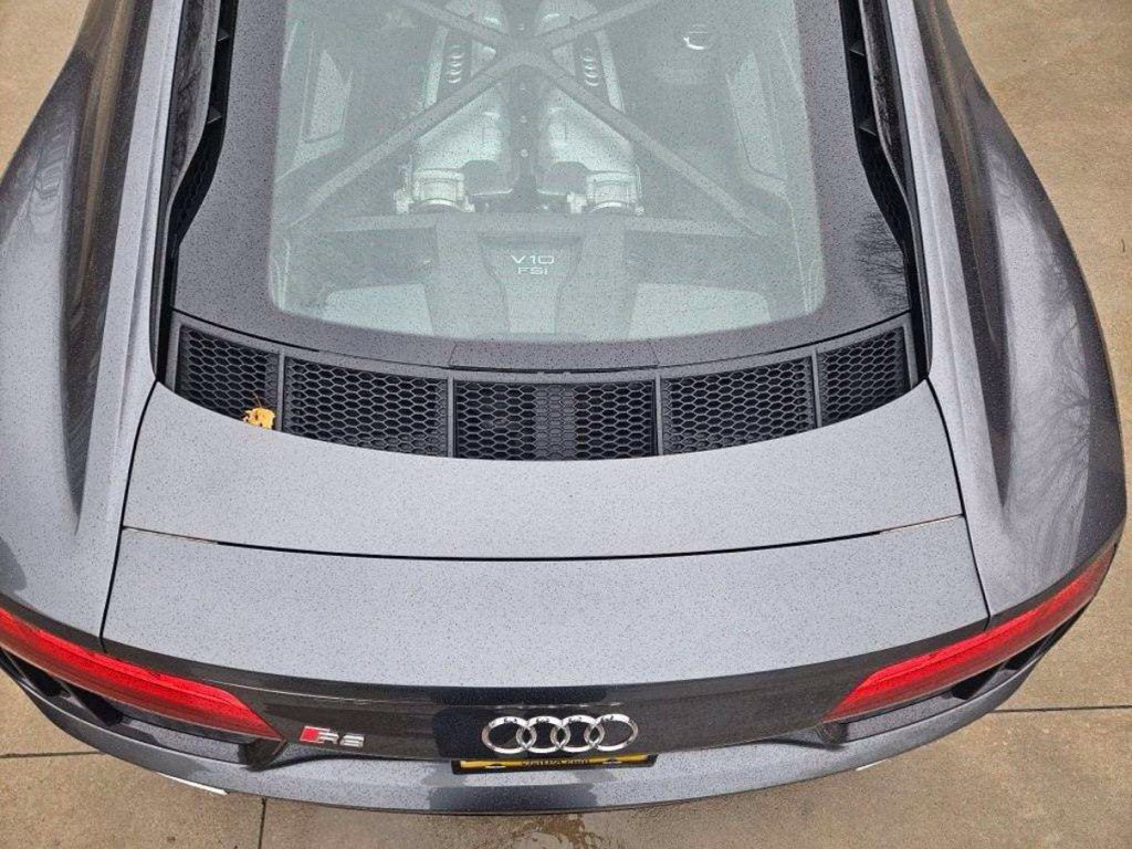 Used 2017 Audi R8 V10 w/ Carbon Exterior Package AWD/4WD image 17