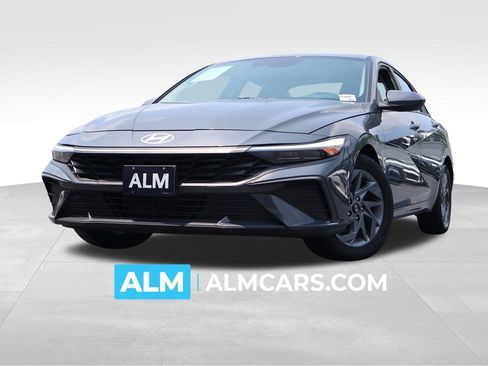 Used 2024 Hyundai Elantra SEL FWD image 1