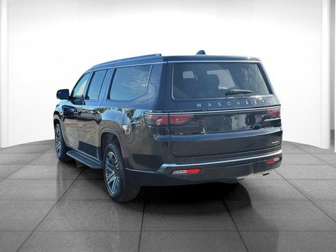 Used 2024 Jeep Wagoneer L Series II w/ Flexible Seating Group AWD/4WD image 5