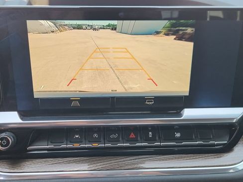 Used 2024 Chevrolet Silverado 1500 LT AWD/4WD image 16