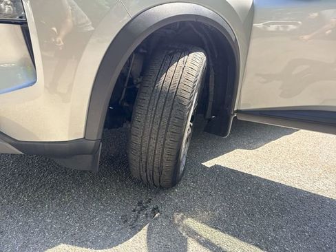 Used 2021 Nissan Rogue SV image 30