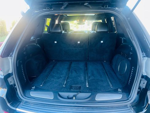 Used 2017 Jeep Grand Cherokee Overland AWD/4WD image 19