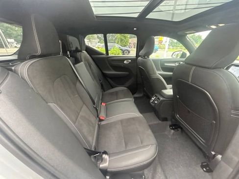 Certified 2025 Volvo XC40 B5 Plus AWD/4WD image 13