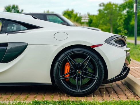 Used 2017 McLaren 570S Coupe RWD image 5