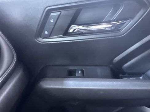 Used 2024 Chevrolet Colorado LT w/ LT Convenience Package III image 34