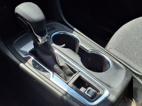 Used 2024 Chevrolet Equinox LT FWD image 26