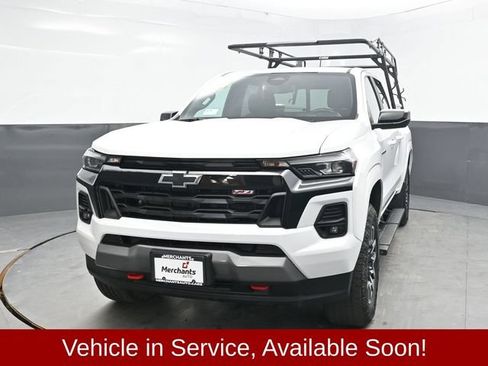 Used 2024 Chevrolet Colorado Z71 w/ Advanced Trailering Package AWD/4WD image 2