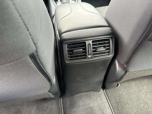 Used 2020 Nissan Rogue S FWD image 12